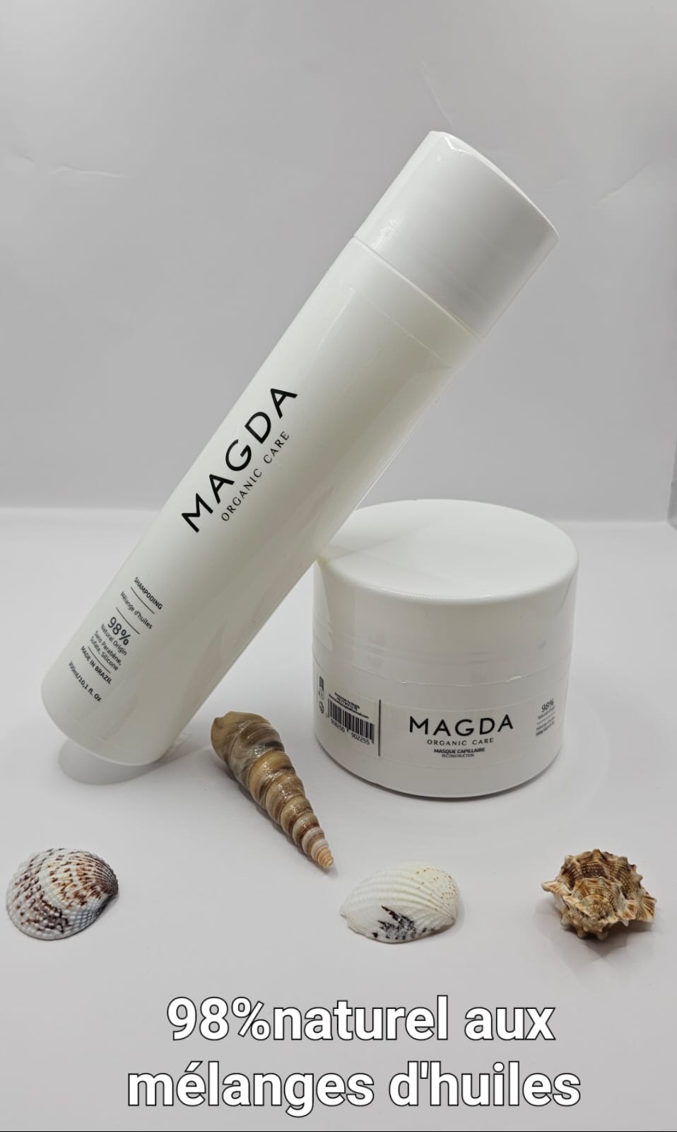 Découvrez le pack capillaire Magda Organic Care : shampoing sans sulfates et masque nourrissant aux huiles naturelles.